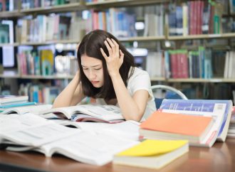 بشفافية.. لماذا يقلق طلاب اللغات الأجنبية ؟