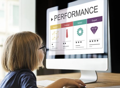 التقويم الذاتي للطالب: تحسين النتائج وزيادة الثقة والاستقلالية