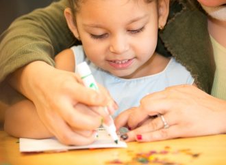 كيف نعزز ثقافة الامتنان عند الأطفال