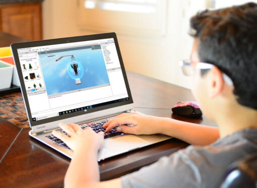 روبلوكس والتدريس في العالم الرقمي الموازي Metaverse