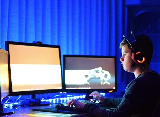 للألعاب فوائد ومخاطر – يمكن للآباء مساعدة أطفالهم من خلال اللعب معهم