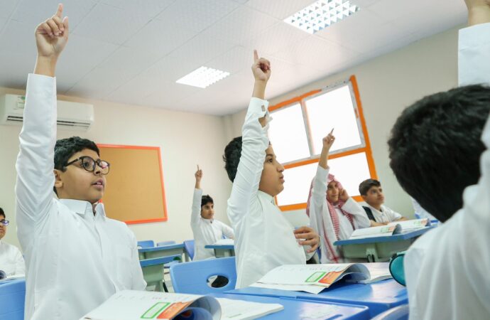 المناهج وطرق التدريس