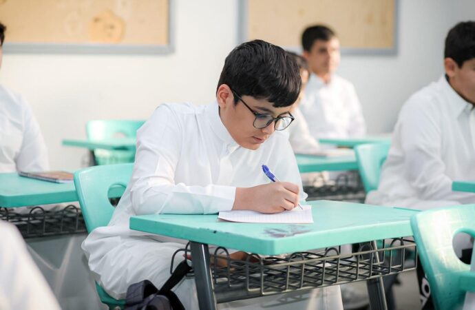 المناهج وطرق التدريس